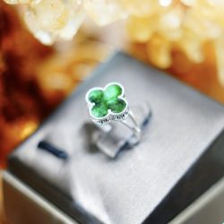 Nhẫn phong thủy cỏ 4 lá bạc đính cẩm thạch thiên nhiên – hút may mắn, tài lộc và tình duyên